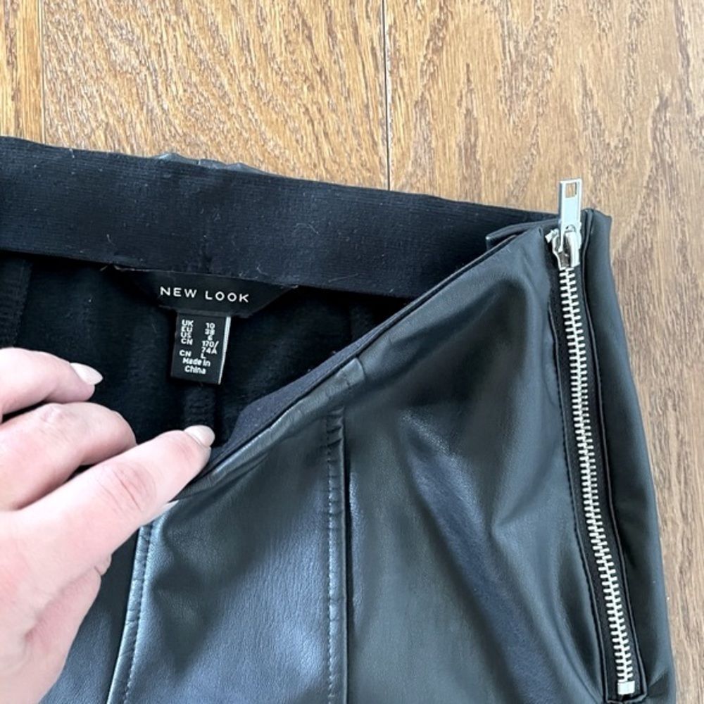 Black faux leather leggings - Picture 9 of 10